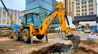 Экскаватор погрузчик JCB 3CX SUPER с гидромолотом аренда